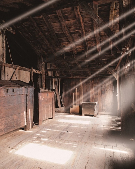 XVth CENTURY BASQUE FARM AND CIDER CELLAR XVth CENTURY BASQUE FARM AND CIDER CELLAR
