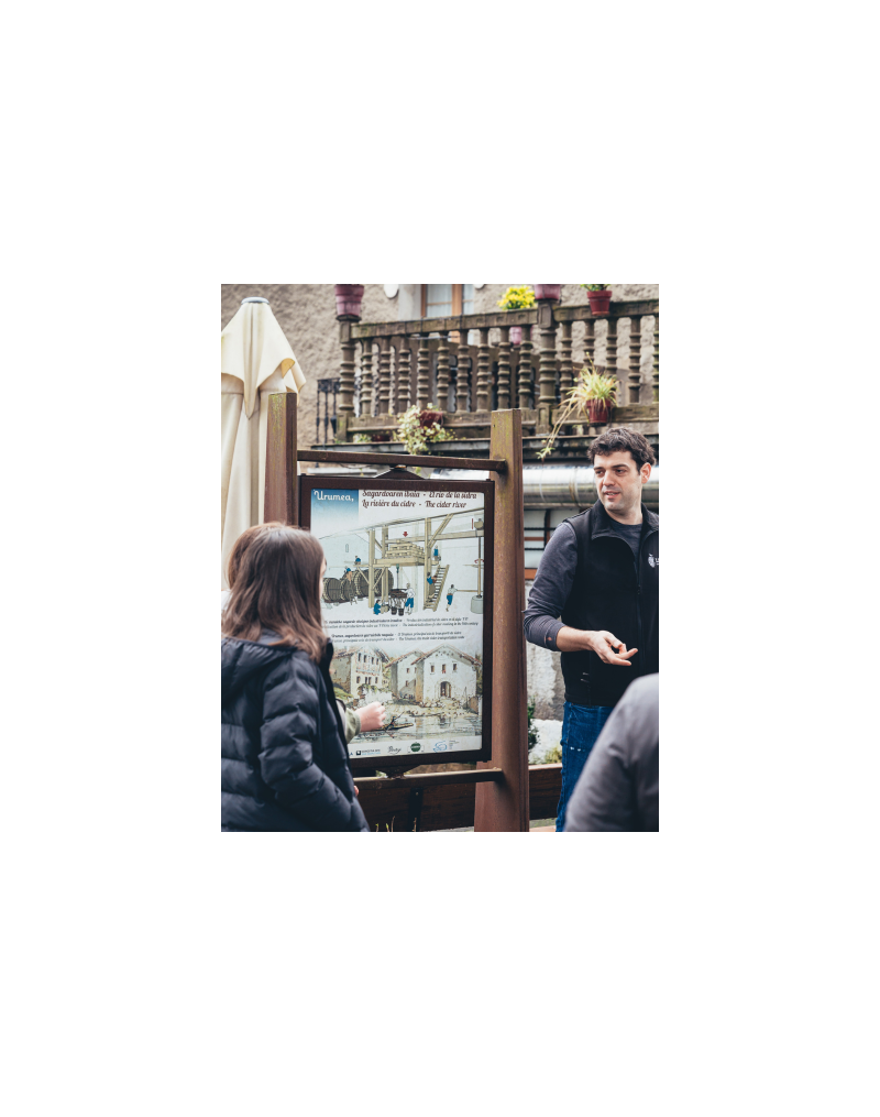 Visita y comida en la Sidrería Lizeaga Visita y comida en la Sidrería Lizeaga