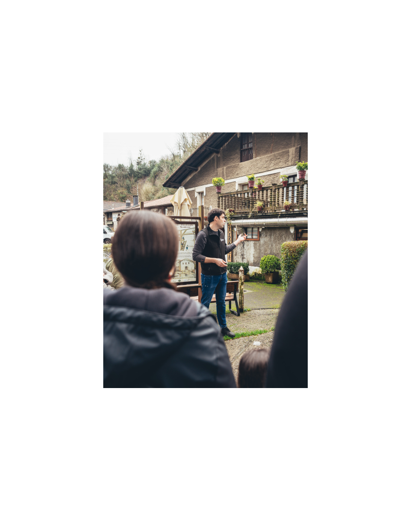 Visita y comida en la Sidrería Lizeaga Visita y comida en la Sidrería Lizeaga