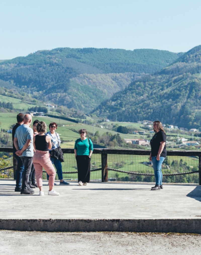 MERCADO DE PRODUCTORES Y BODEGA DE SIDRA