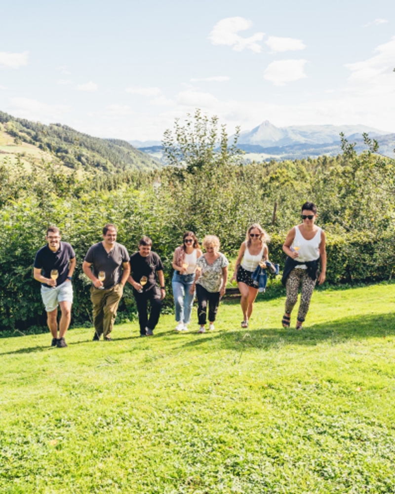 GUIDED TOUR WITH MEAL IN OIHARTE CIDER HOUSE GUIDED TOUR WITH MEAL IN OIHARTE CIDER HOUSE