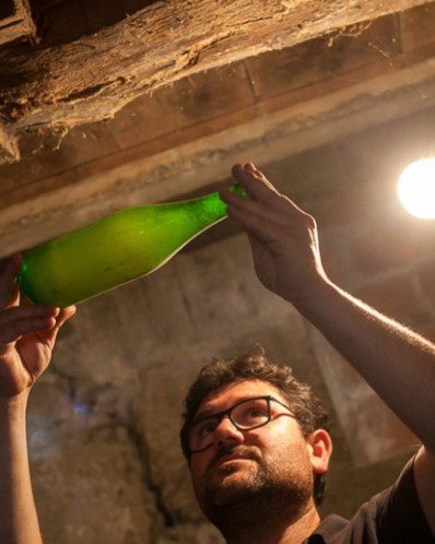 GUIDED TOUR IN A CIDER CELLAR GUIDED TOUR IN A CIDER CELLAR