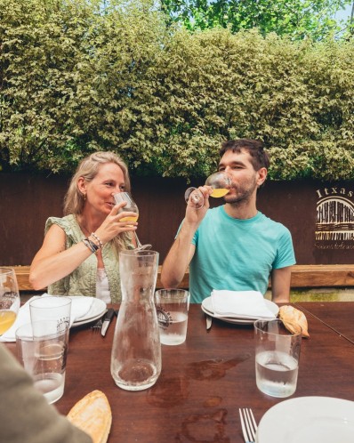 APPLE JUICE WORKSHOP IN A FARM CELLAR