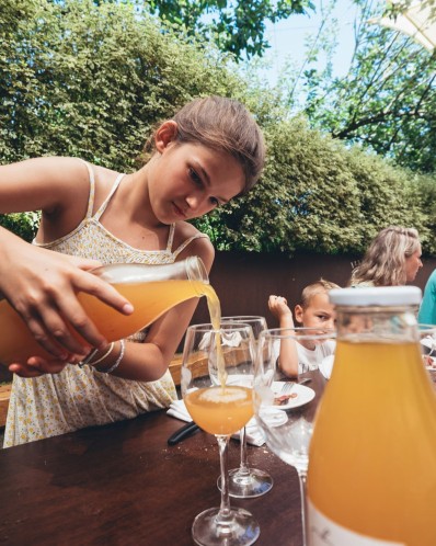 APPLE JUICE WORKSHOP IN A FARM CELLAR