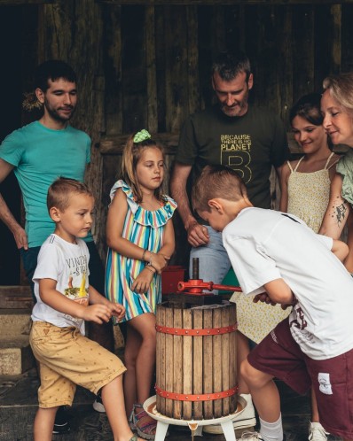 APPLE JUICE WORKSHOP IN A FARM CELLAR