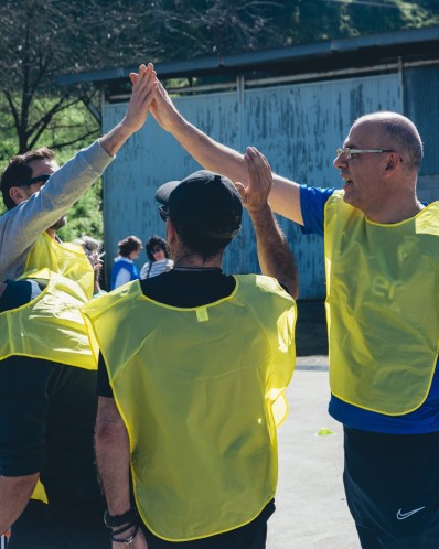 Erosi herri kirolak edo gincana sagardotegian Erosi herri kirolak edo gincana sagardotegian
