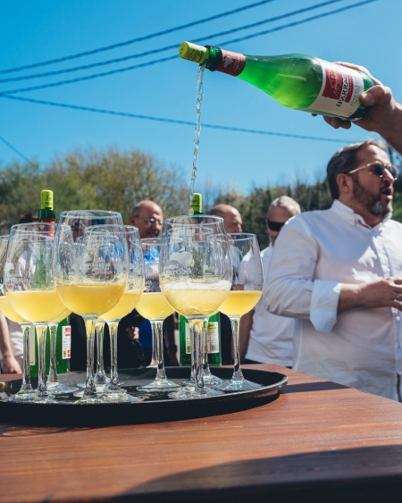 RURAL SPORTS OR GYNCANA IN A CIDER HOUSE RURAL SPORTS OR GYNCANA IN A CIDER HOUSE