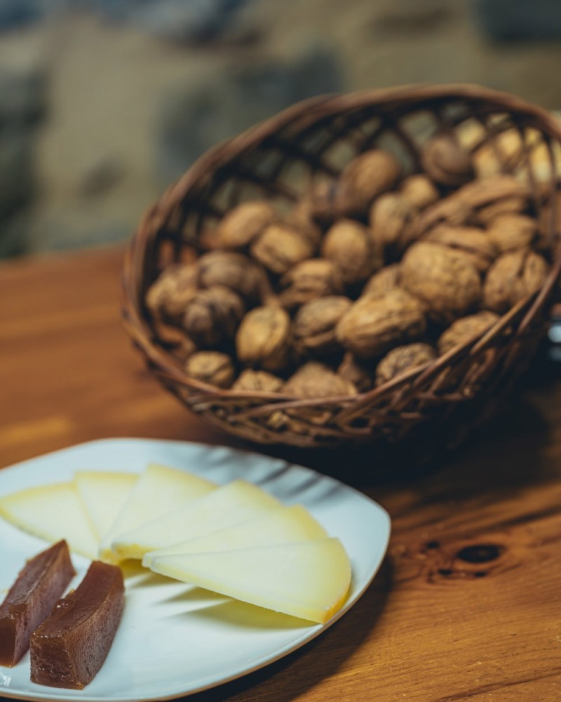 Erosi herri kirolak edo gincana sagardotegian Erosi herri kirolak edo gincana sagardotegian