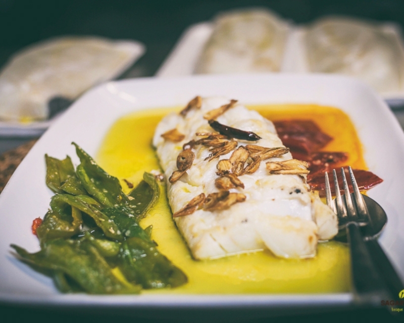 VISITÉ (1 h) ET DÉJEUNER DANS UNE CIDRERIE BASQUE VISITÉ (1 h) ET DÉJEUNER DANS UNE CIDRERIE BASQUE