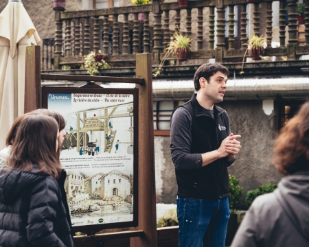 Guided tour with meal in Lizeaga cider house