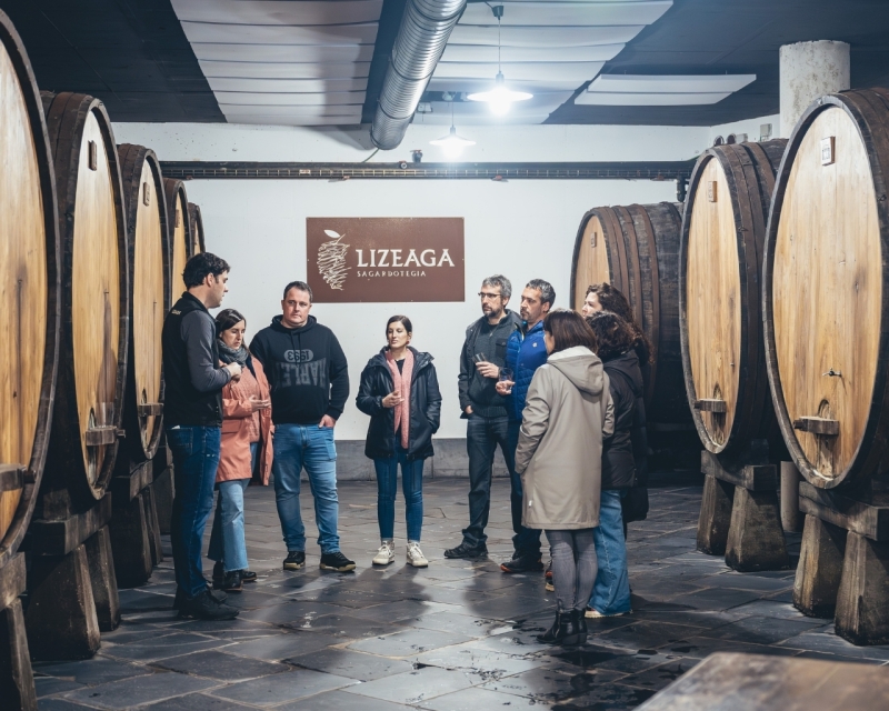 Visite guidée et déjeuner dans la cidrerie Lizeaga Visite guidée et déjeuner dans la cidrerie Lizeaga