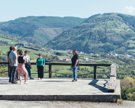 VISITÉ GUIDÉE ET DÉJEUNER DANS LA CIDRERIE ABURUZA