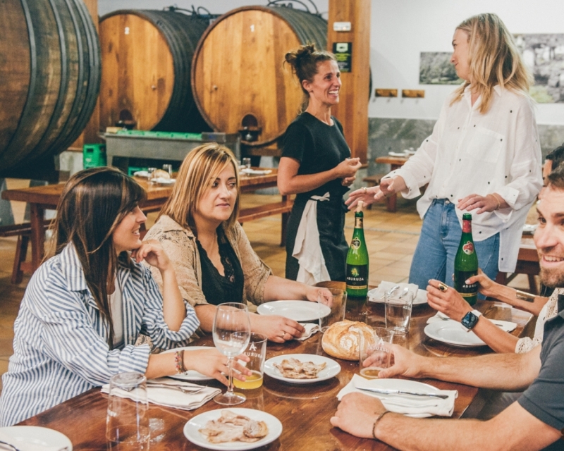 VISITA Y COMIDA EN LA SIDRERÍA ABURUZA