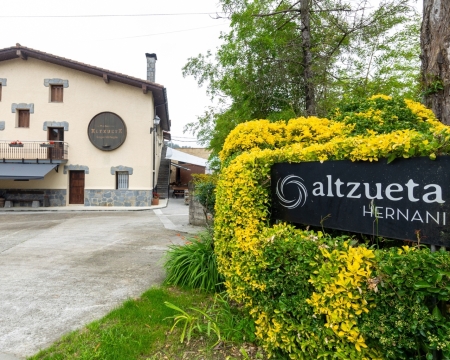 VISITÉ GUIDÉE ET DÉJEUNER DANS LA CIDRERIE ALTZUETA