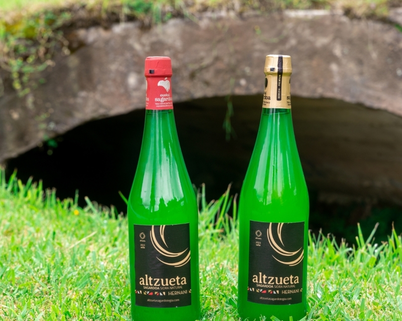 GUIDED TOUR WITH MEAL IN ALTZUETA CIDER HOUSE