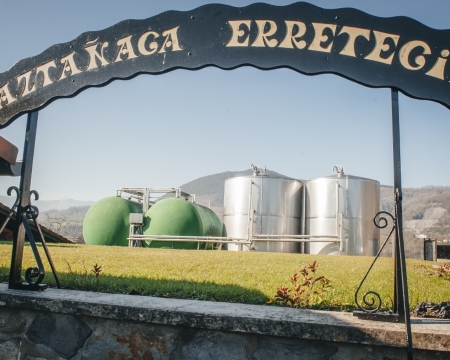 Visite et repas dans la Cidrerie Gaztañaga