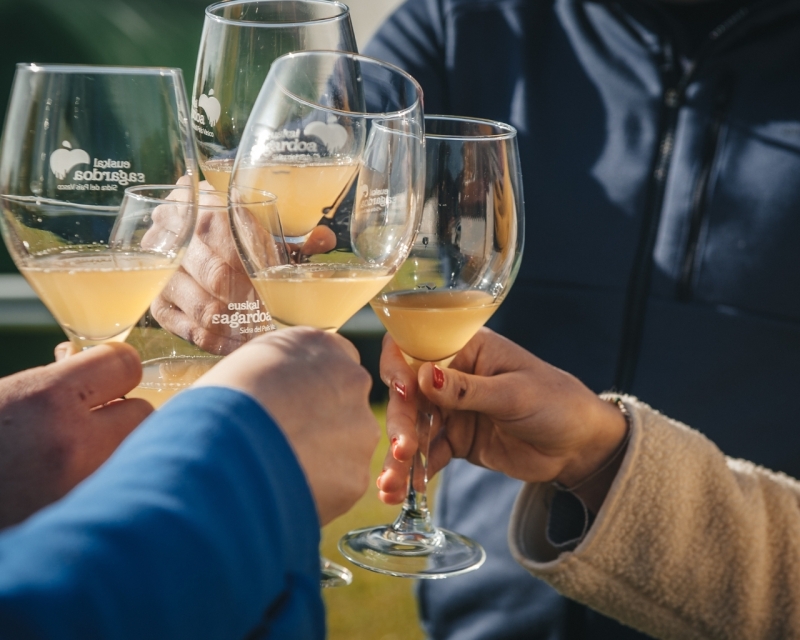 Guided visit and lunch at Gaztañaga Cider House