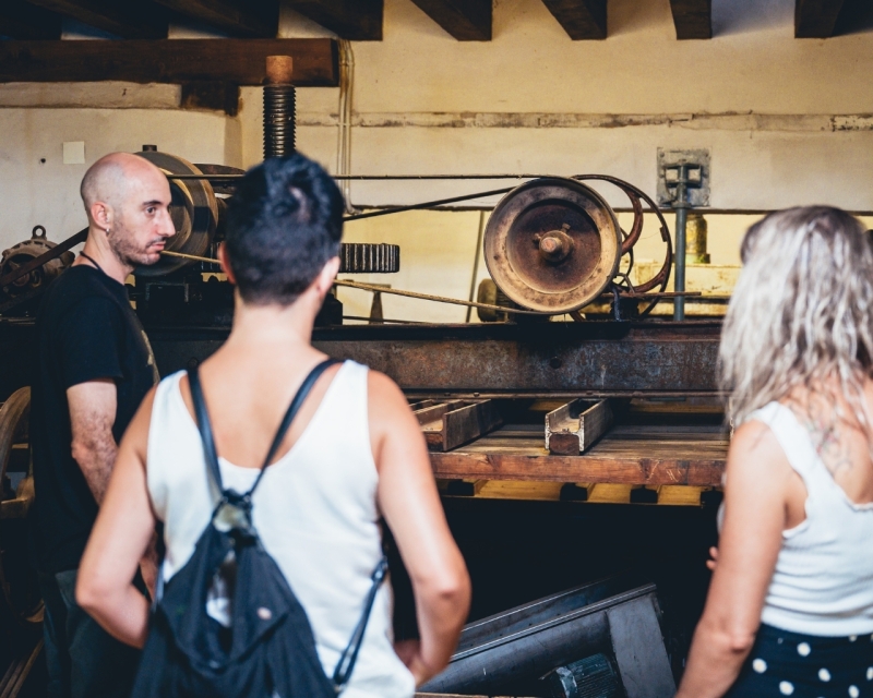 VISITA EN LA BODEGA IPARRAGIRRE