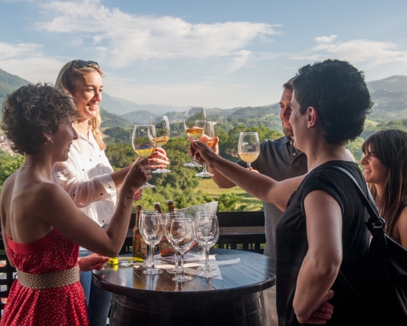 FERME BASQUE ET CAVE À CIDRE