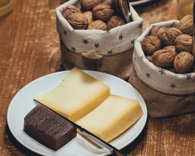 Bisita gidatua eta otordua Begiristainen