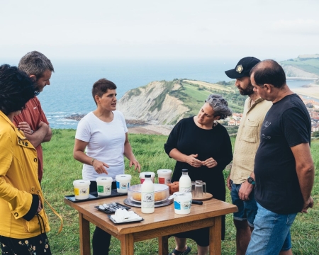 Bodegas de sidra y txakoli en la Costa Vasca en Sagardoa Route