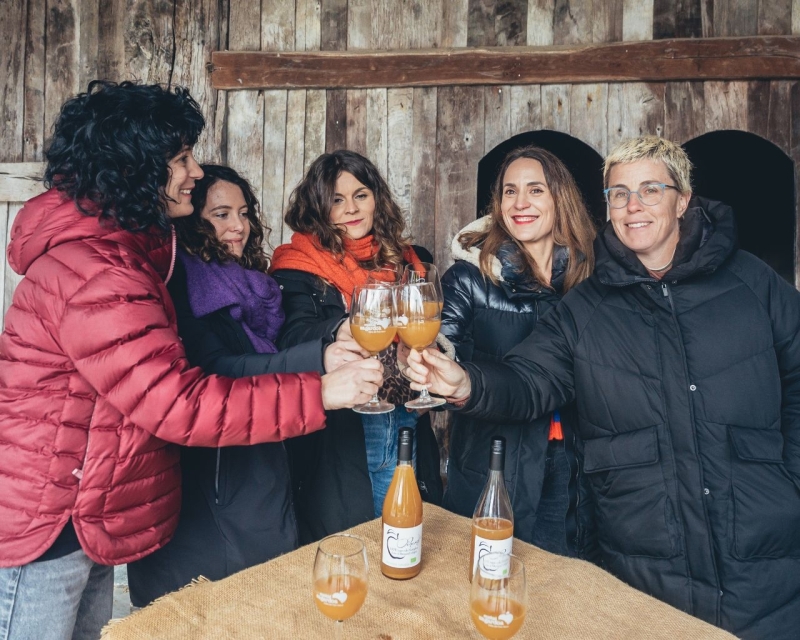 BASQUE FARM AND CIDER CELLAR WITH TRANSPORT