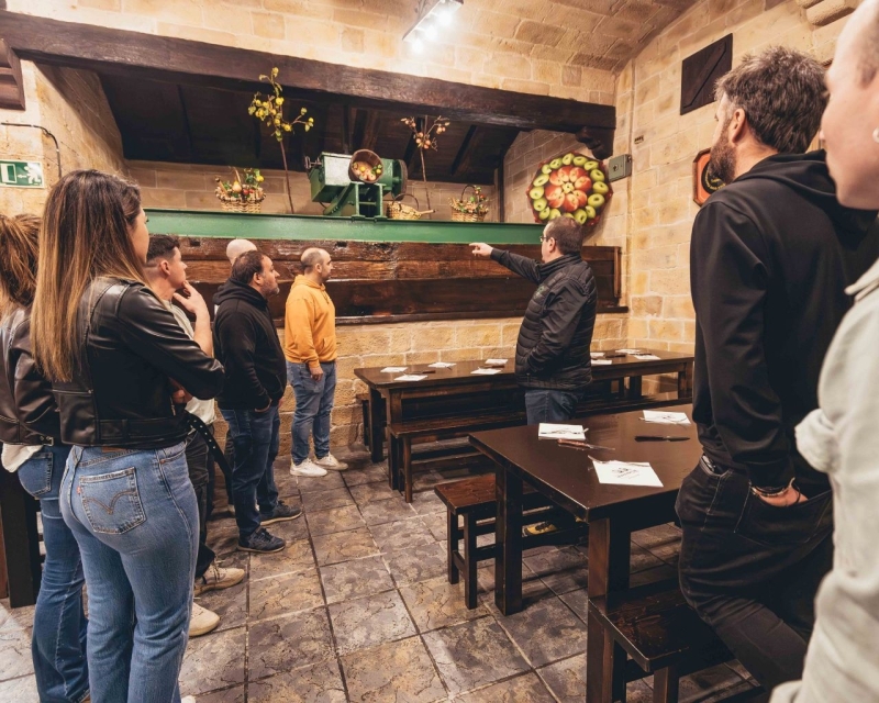 Visita y comida en la sidrería Bereziartua