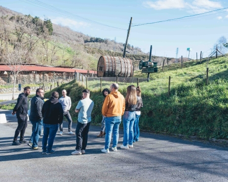 Bisita gidatua eta otordua Bereziartuan
