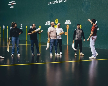 Erosi Euskal pilota eta sagardotegia Erosi Euskal pilota eta sagardotegia