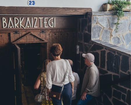 Visita y comida en la Sidrería Barkaiztegi Visita y comida en la Sidrería Barkaiztegi