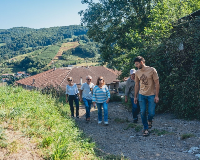 APICULTURE, MARCHÉ FERMIER ET CAVE À CIDRE