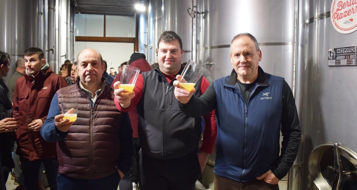 Apertura de la temporada de sidrerías en Urnieta