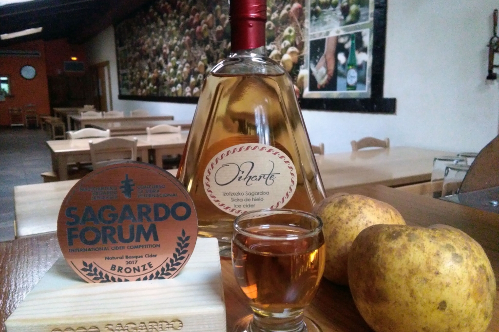La Sidrería Oiharte, con la cosecha del 2017 ha elaborado por primera vez la Sidra de Hielo Oiharte
